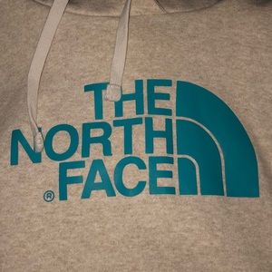 Women’s North Face Hoodie ✨